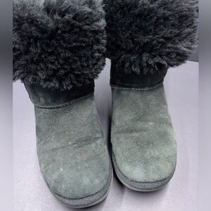 UGG Australia Sheepskin Boots Women’s 6 Black Classic Short